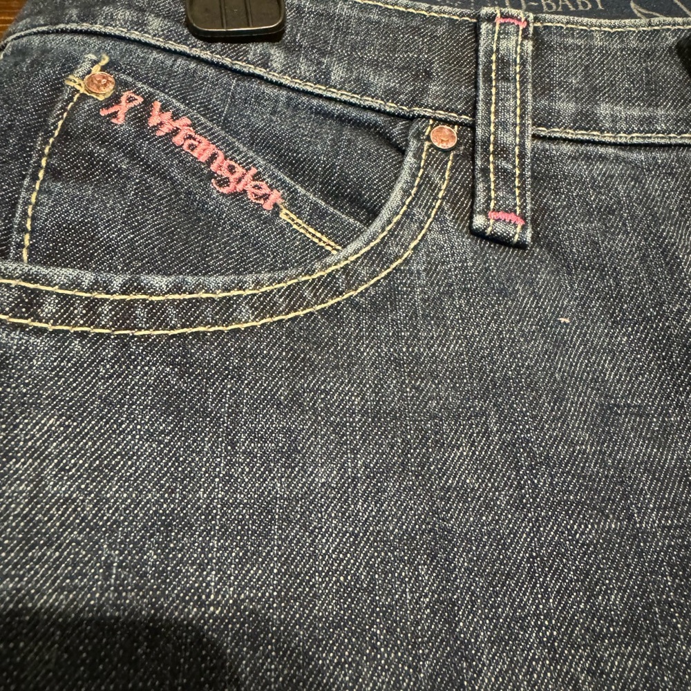 Wrangler pink cancer logo jeans